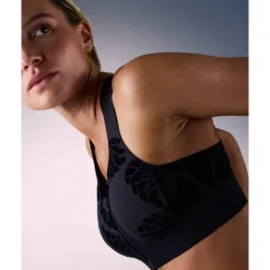 Brassière 92